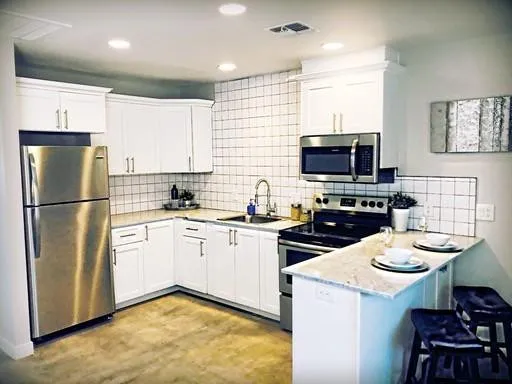 $1,222 | 3011 North 38th Street, Unit 7, Phoenix, AZ 85018