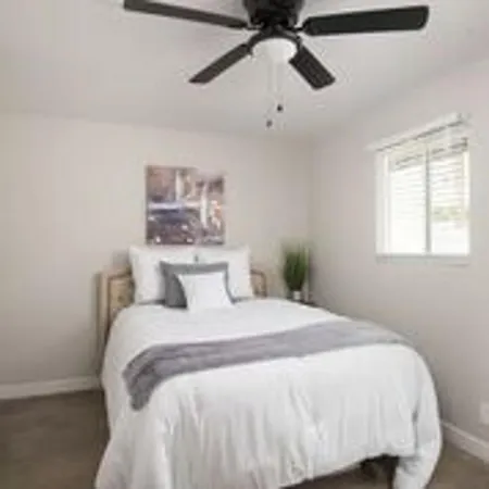 $1,222 | 3011 North 38th Street, Unit 7, Phoenix, AZ 85018