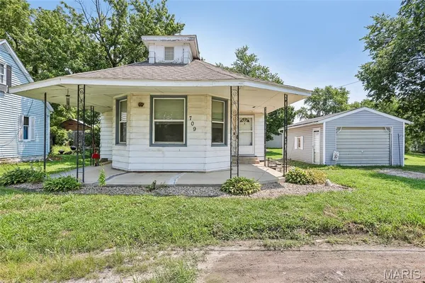 $89,900 | 709 Simpson Street, Pocahontas, IL 62275
