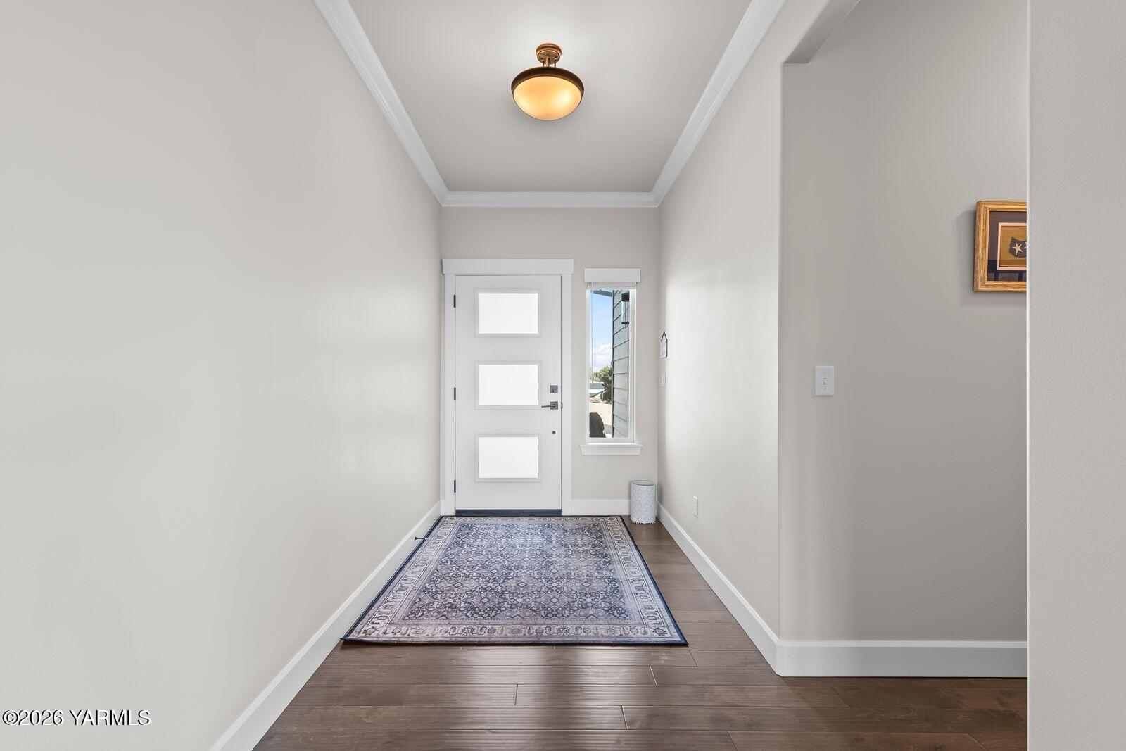 304 Rainier Street Yakima, WA 98908 - Photo 19 of 39 3. Front Entry