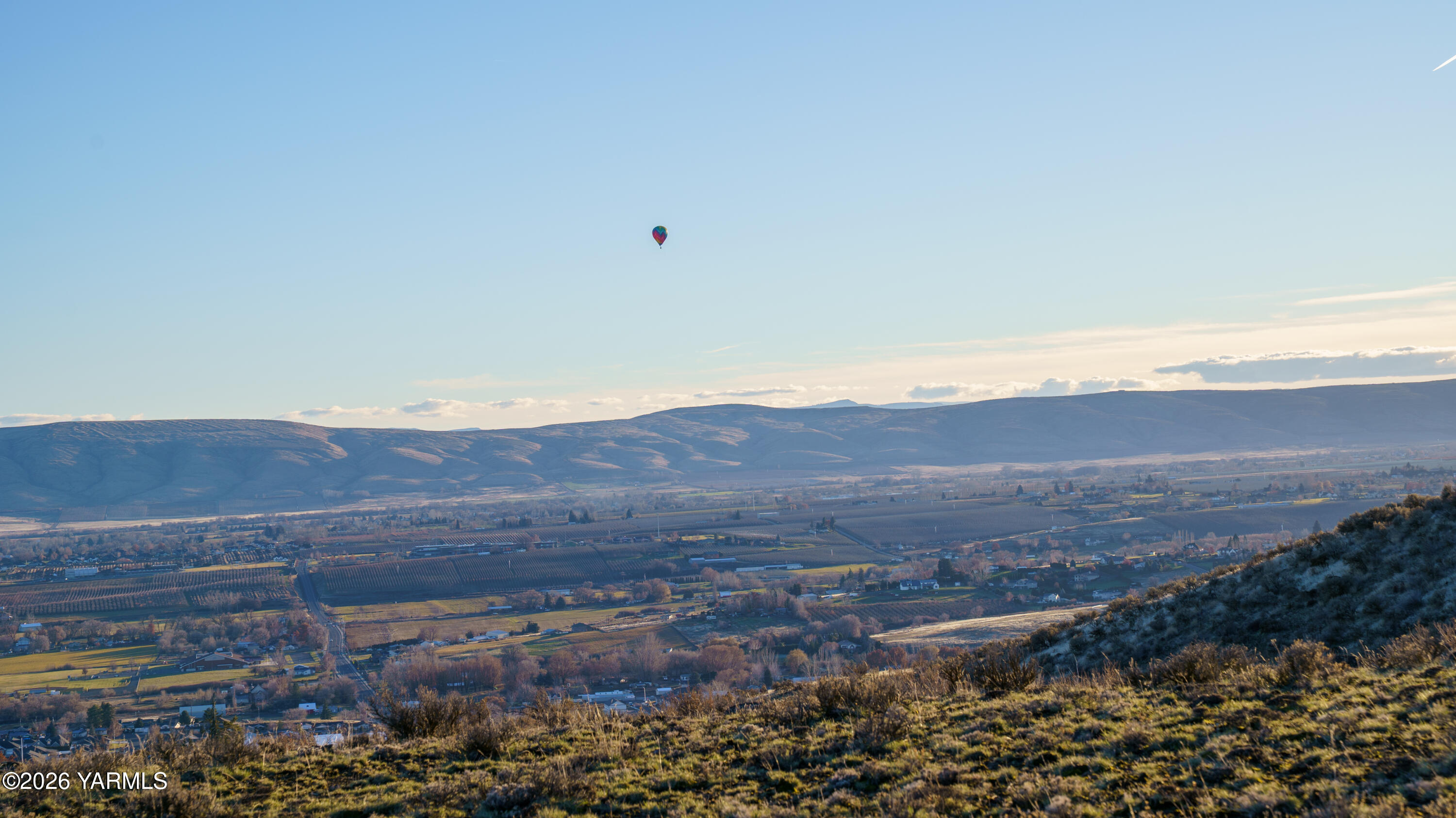 304 Rainier Street Yakima, WA 98908 - Photo 7 of 39 a view of an ocean