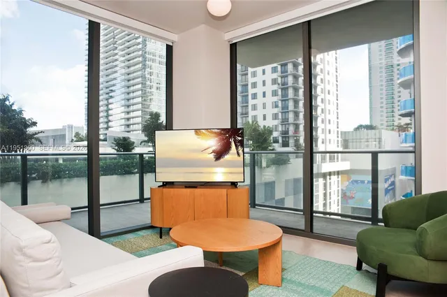 $4,500 | 11 Northeast 6th Street, Unit 1109, Miami, FL 33132