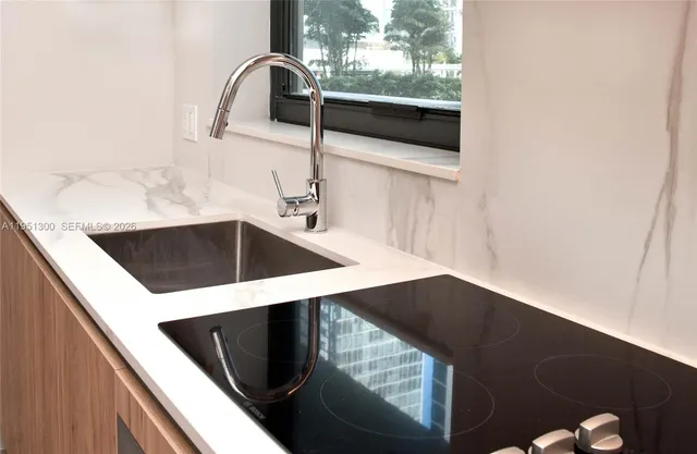 $4,500 | 11 Northeast 6th Street, Unit 1109, Miami, FL 33132