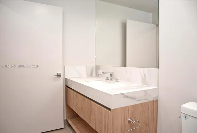 $4,500 | 11 Northeast 6th Street, Unit 1109, Miami, FL 33132