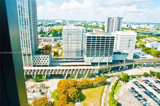 $4,500 | 11 Northeast 6th Street, Unit 1109, Miami, FL 33132