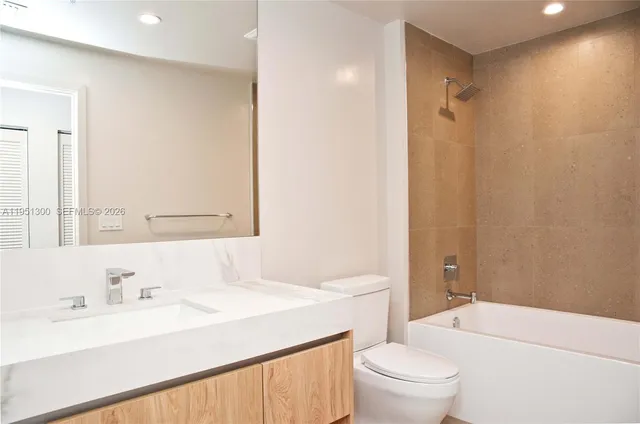 $4,500 | 11 Northeast 6th Street, Unit 1109, Miami, FL 33132