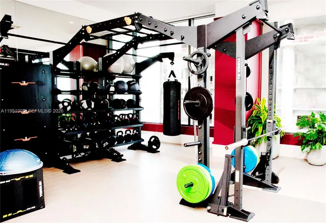 $4,500 | 11 Northeast 6th Street, Unit 1109, Miami, FL 33132