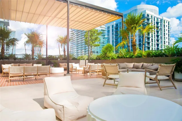 $4,500 | 11 Northeast 6th Street, Unit 1109, Miami, FL 33132