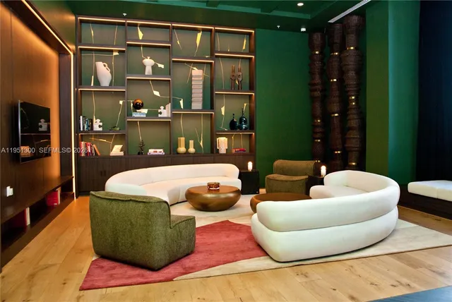 $4,500 | 11 Northeast 6th Street, Unit 1109, Miami, FL 33132