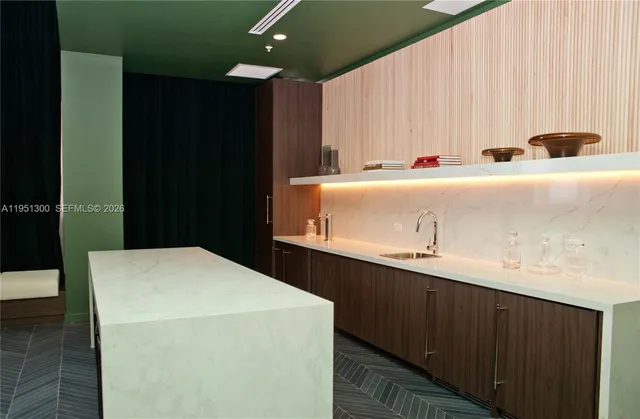 $4,500 | 11 Northeast 6th Street, Unit 1109, Miami, FL 33132