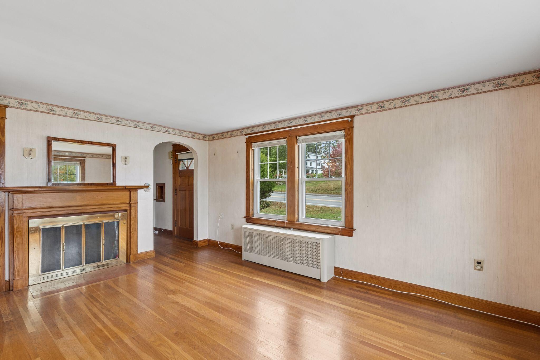 1341 State Road Eliot, ME 03903 - Photo 12 of 30 Living area 2