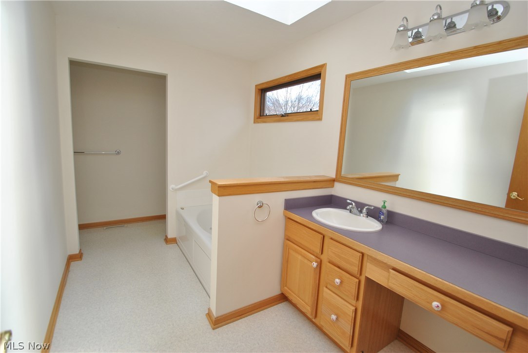3624 Durham Road Norton, OH 44203 - Photo 12 of 16 Gallery Image 12