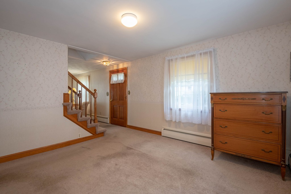 15 Richardson Road Stoneham, MA 02180 - Photo 8 of 30 Gallery Image 8