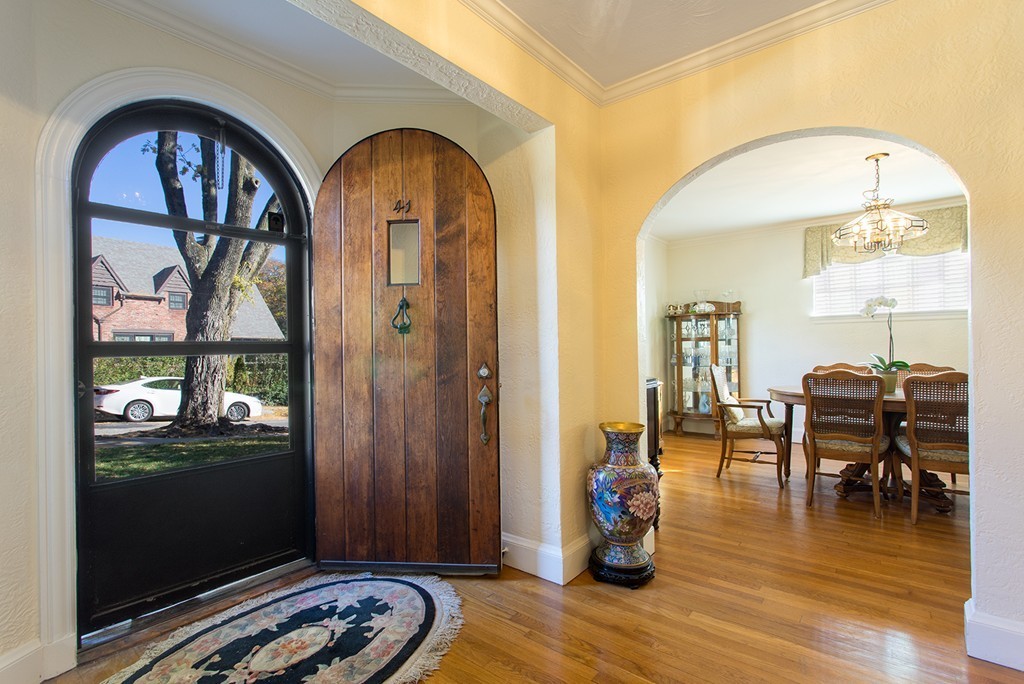 41 Alderwood Road Newton, MA 02459 - Photo 3 of 17 Gallery Image 3