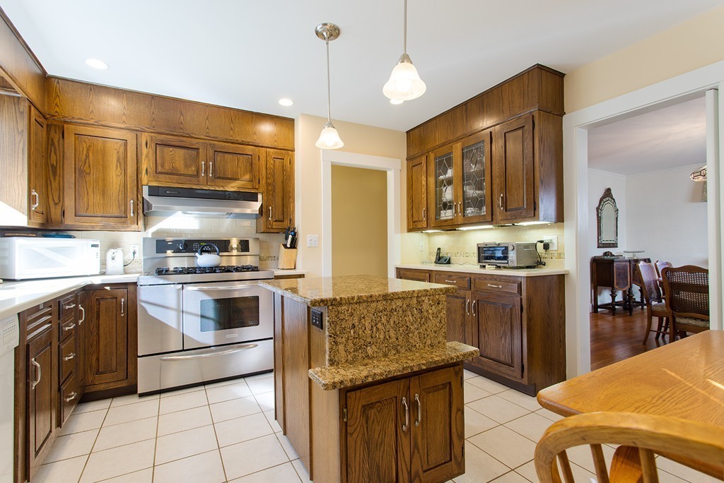 41 Alderwood Road Newton, MA 02459 - Photo 8 of 17 Gallery Image 8
