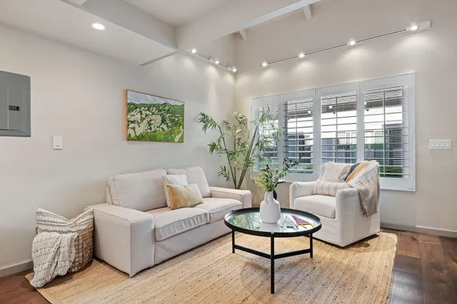 $845,000 | 220 Elm Avenue, Unit 9, Carpinteria, CA 93013