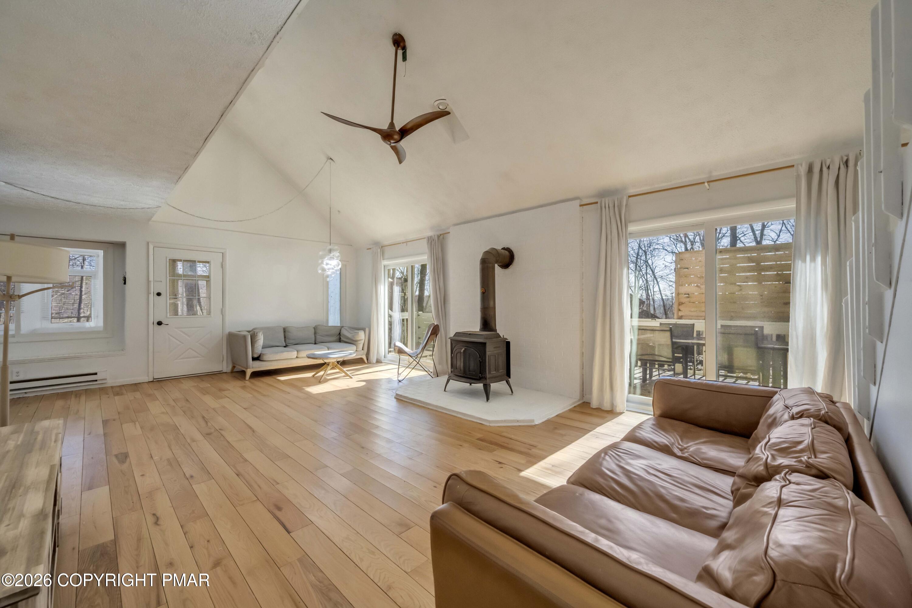 187 Bellingham Drive Bushkill, PA 18324 - Photo 23 of 45 Family room / Dining combo