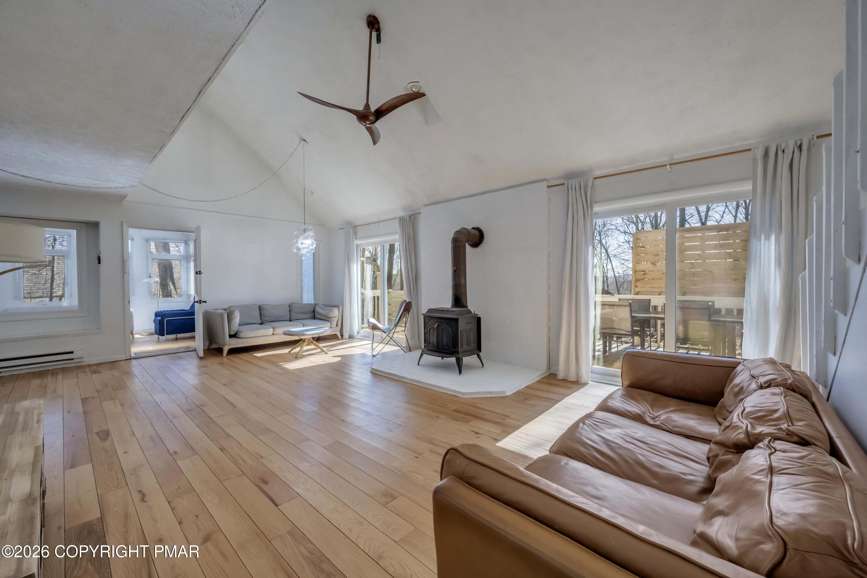 187 Bellingham Drive Bushkill, PA 18324 - Photo 6 of 45 Living room