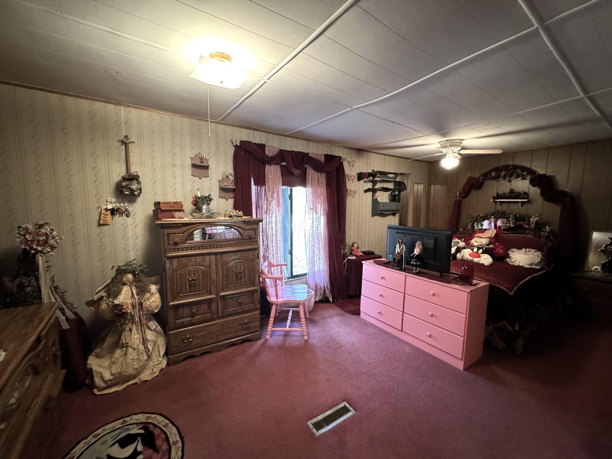 9100 Reffitt Road Mount Vernon, OH 43050 - Photo 23 of 35 Bedroom 2