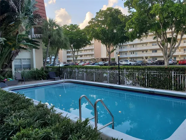 $1,750 | 1300 Moffett Street, Unit 306, Hallandale Beach, FL 33009