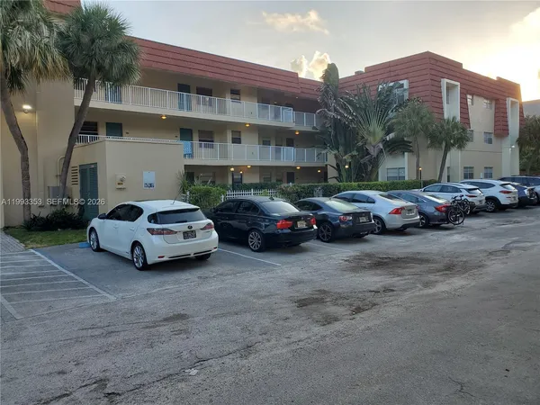 $1,750 | 1300 Moffett Street, Unit 306, Hallandale Beach, FL 33009