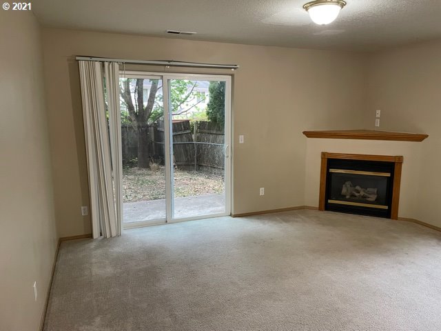 3844 Southeast Powell Valley Road Gresham, OR 97080 - Photo 3 of 17 Gallery Image 3