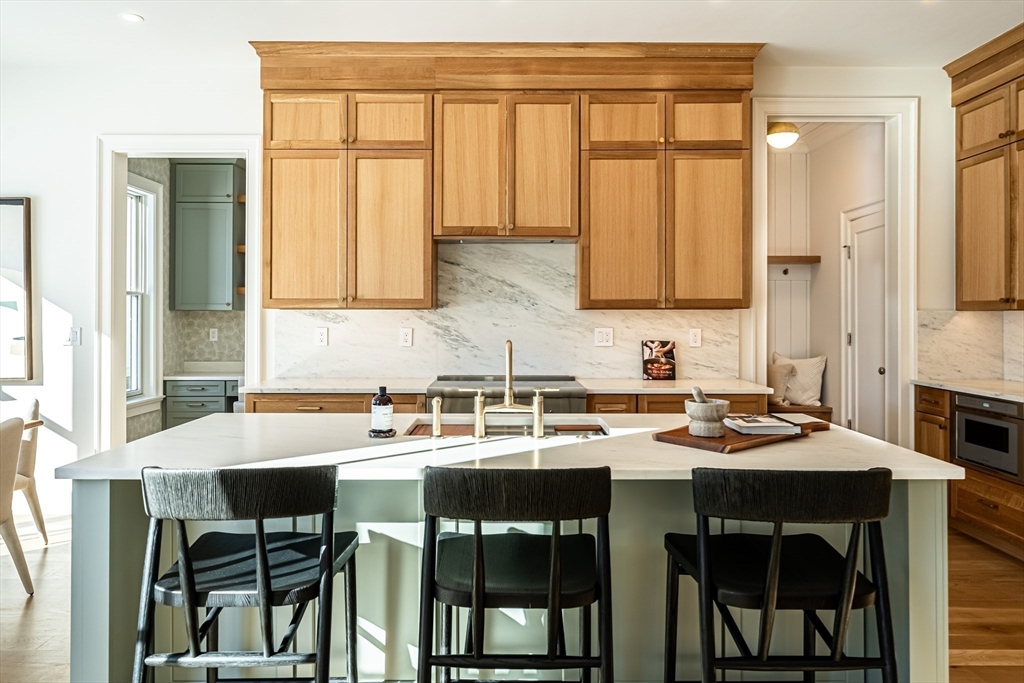 10 Common Court Lexington, MA 02421 - Photo 11 of 42 Gallery Image 11