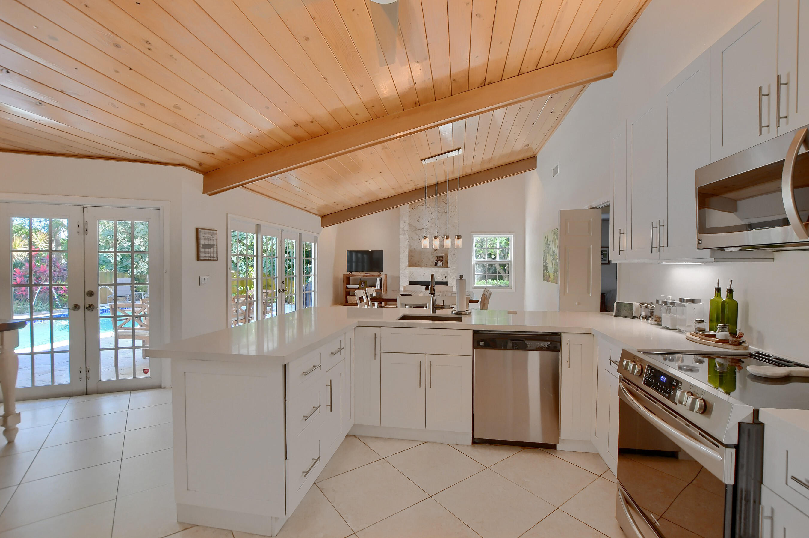 1860 Parkside Circle South Boca Raton, FL 33486 - Photo 19 of 47 13_ebf_0583-hdr(5)