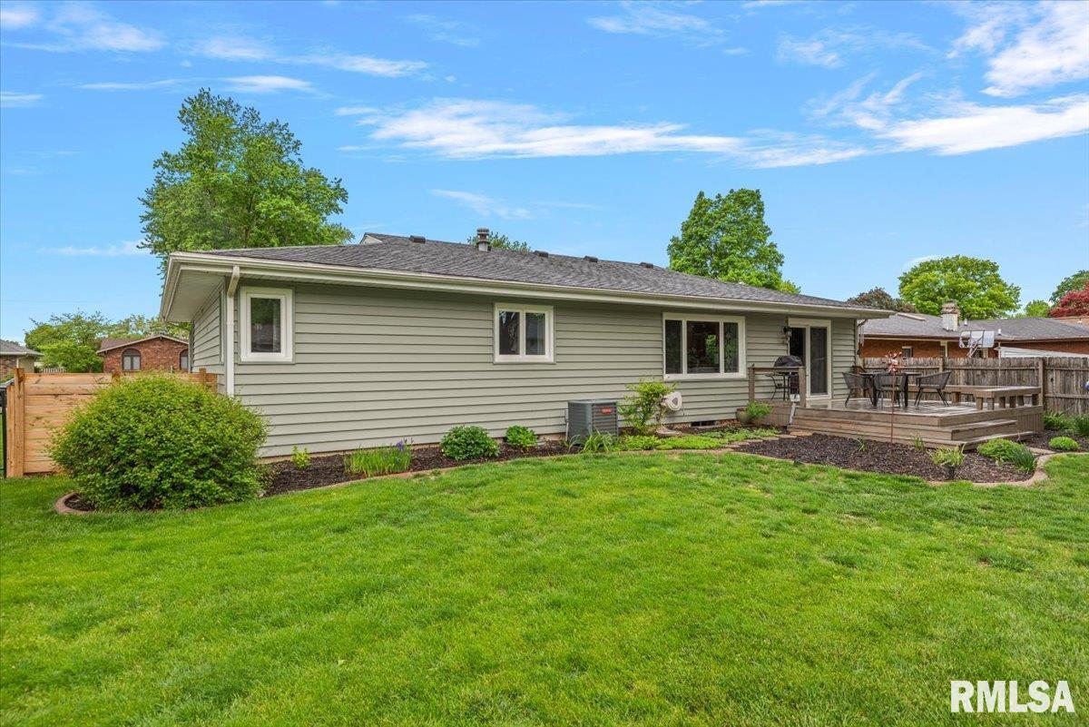 2704 Interlacken Road Springfield, IL 62704 - Photo 33 of 36