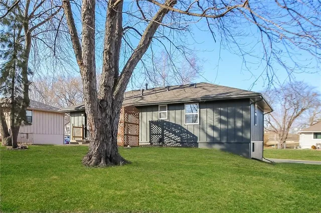 $1,775 | 515 Southeast 19th Street, Oak Grove, MO 64075