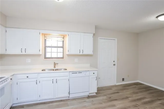 $1,775 | 515 Southeast 19th Street, Oak Grove, MO 64075