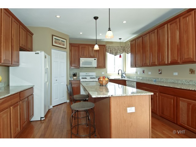 3505 High Ridge Road Carpentersville, IL 60110 - Photo 3 of 16