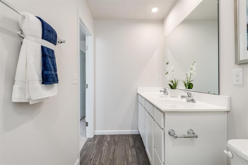 628 Merle Avenue Franklin, KY 42134 - Photo 12 of 12 a bathroom with a sink and a mirror