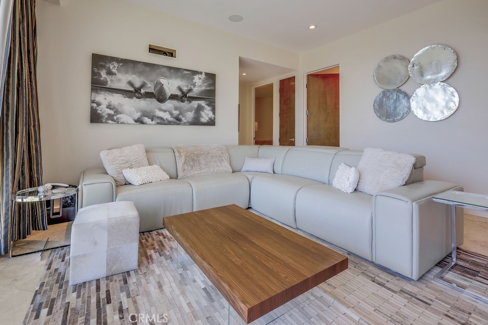 1725 Del Mar Avenue Laguna Beach, CA 92651 - Photo 46 of 63