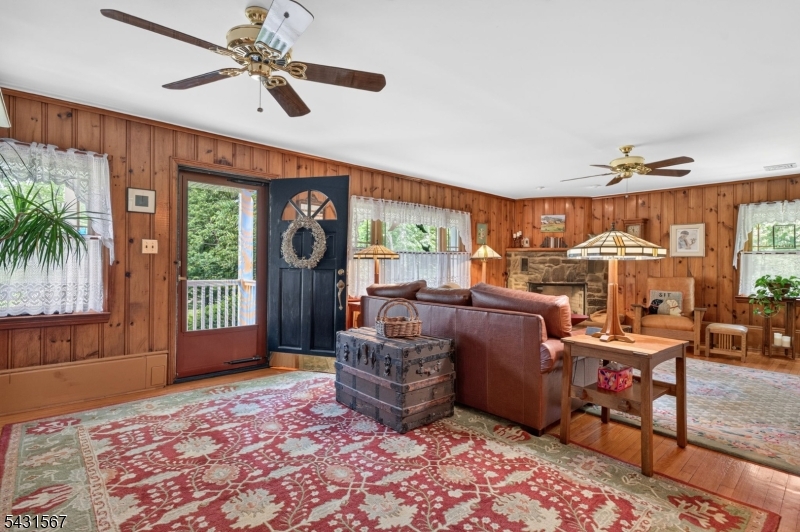 28 Saw Mill Road Warren, NJ 07059 - Photo 7 of 38