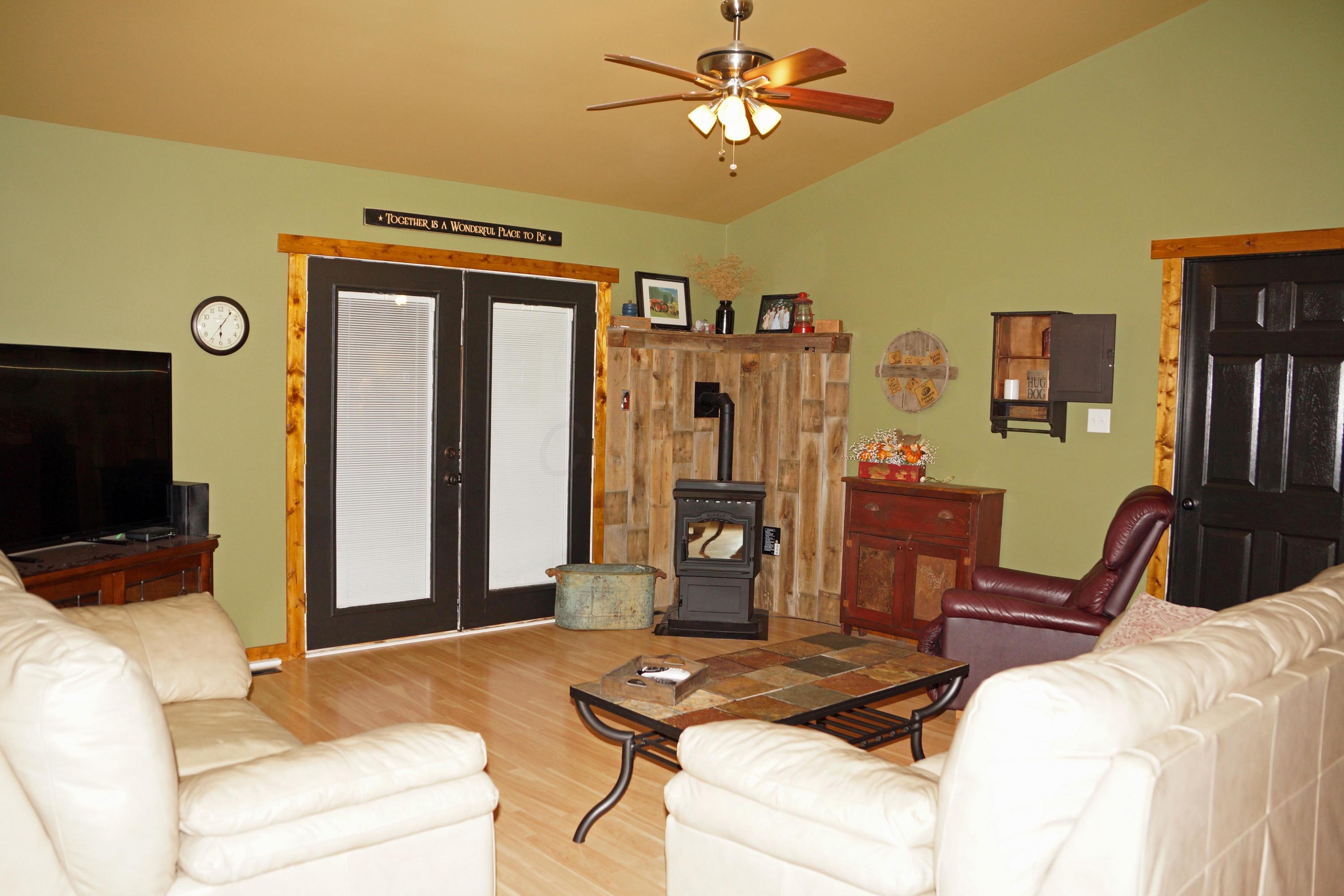 17302 Divelbiss Road Fredericktown, OH 43019 - Photo 3 of 25