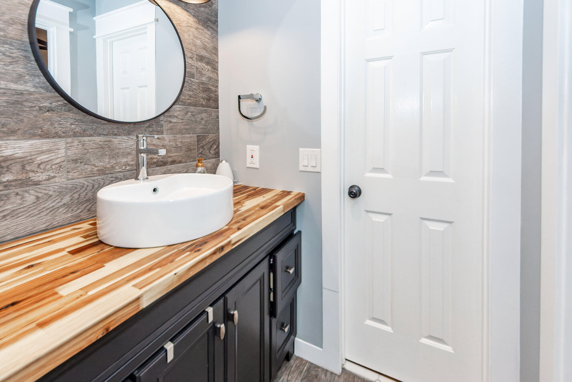 1201 Raptor Drive Hanahan, SC 29410 - Photo 12 of 30 44