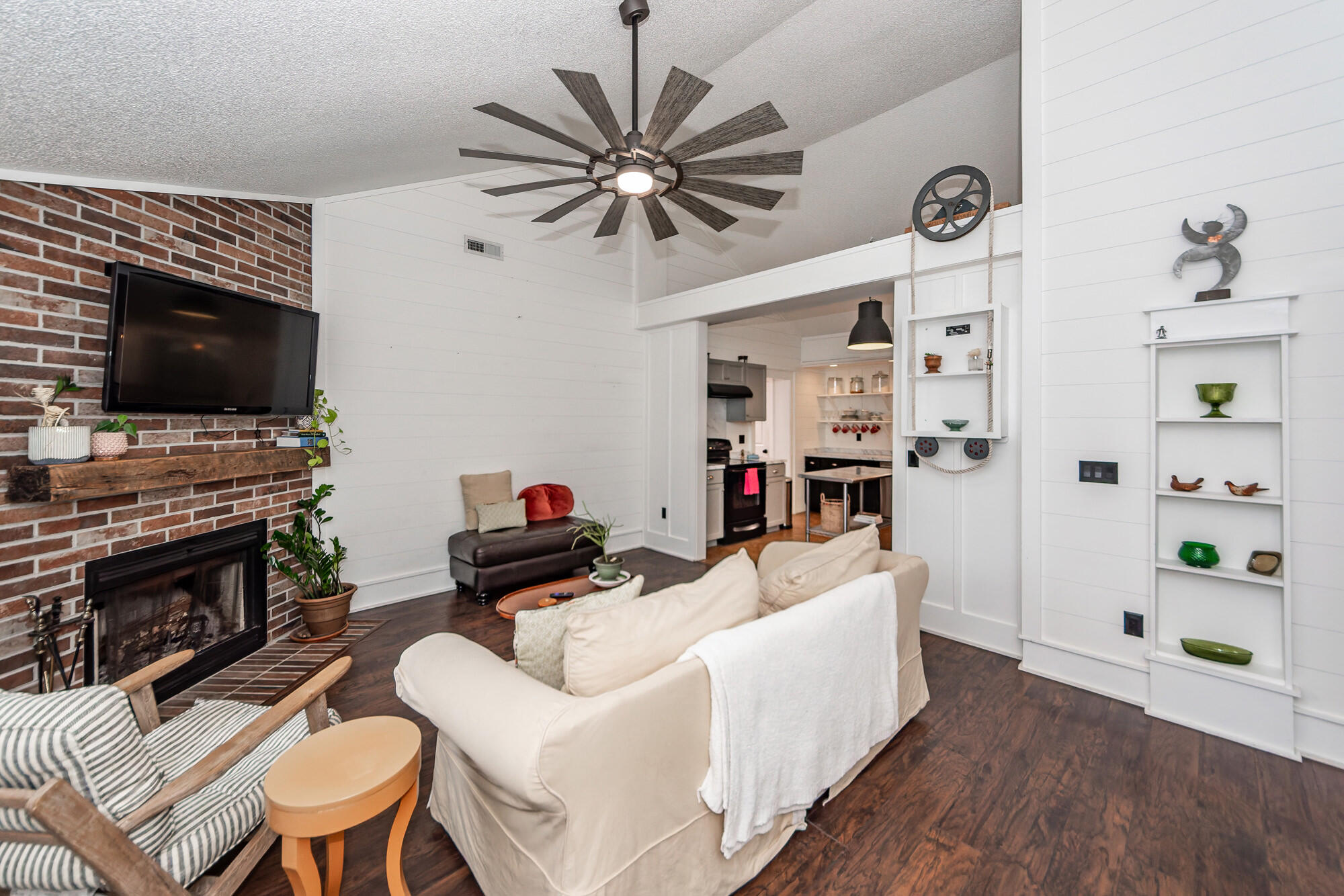 1201 Raptor Drive Hanahan, SC 29410 - Photo 2 of 30 04