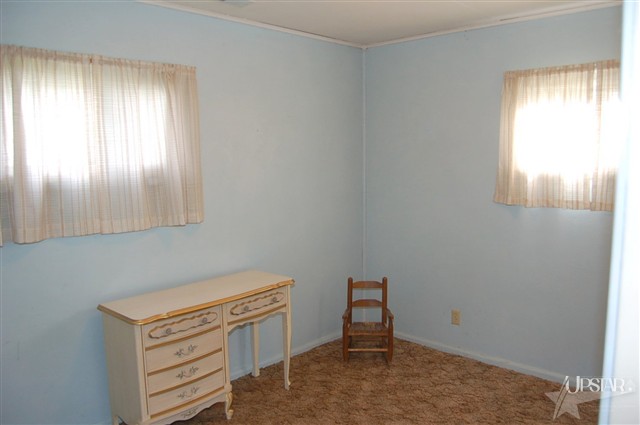 5922 Oakmont Road Fort Wayne, IN 46816 - Photo 9 of 13 Gallery Image 9