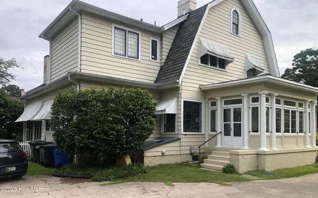 $379,900 | 607 Vance Street Northeast, Wilson, NC 27893