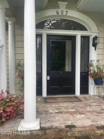 $379,900 | 607 Vance Street Northeast, Wilson, NC 27893