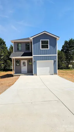 $279,000 | 2910 21st St Lane Northeast, Hickory, NC 28601