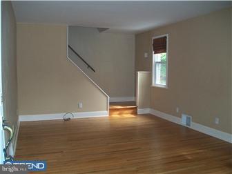 117 Sandy Bank Road Media, PA 19063 - Photo 4 of 10 Living Room