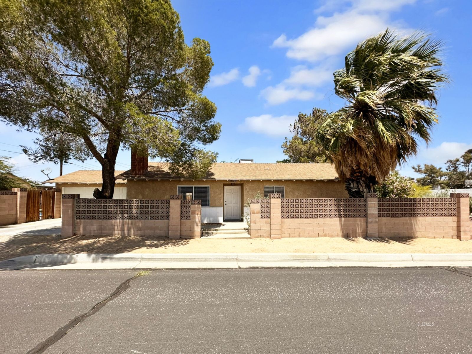 1200 West Dolphin Avenue Ridgecrest, CA 93555 - Photo 1 of 35 Gallery Image 1
