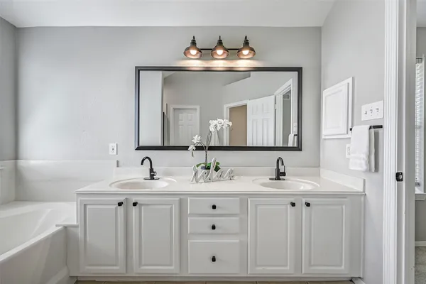 $299,000 | 1020 Jefferson Street, Alvin, TX 77511