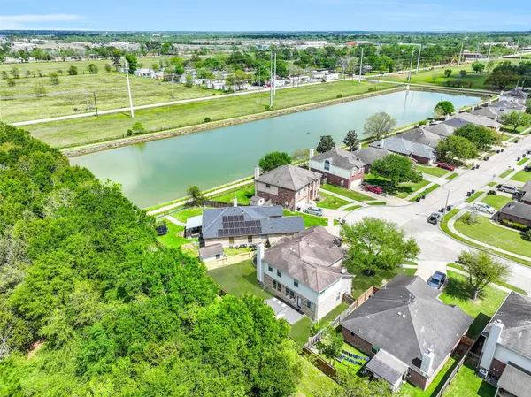 $299,000 | 1020 Jefferson Street, Alvin, TX 77511