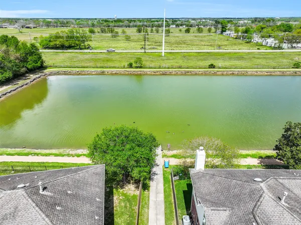 $299,000 | 1020 Jefferson Street, Alvin, TX 77511