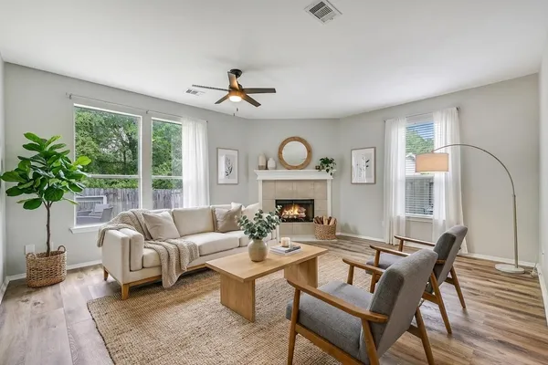 $299,000 | 1020 Jefferson Street, Alvin, TX 77511