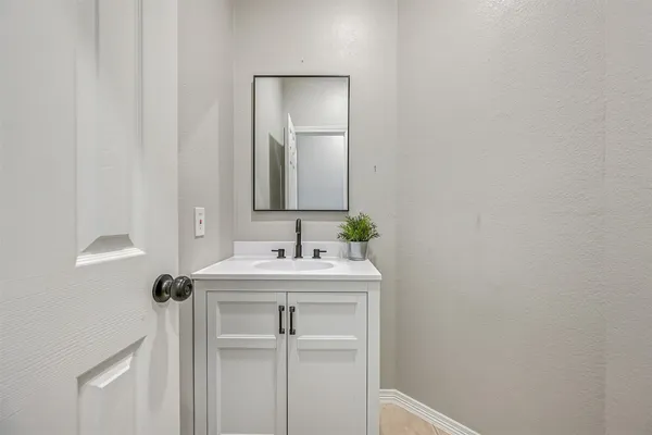 $299,000 | 1020 Jefferson Street, Alvin, TX 77511