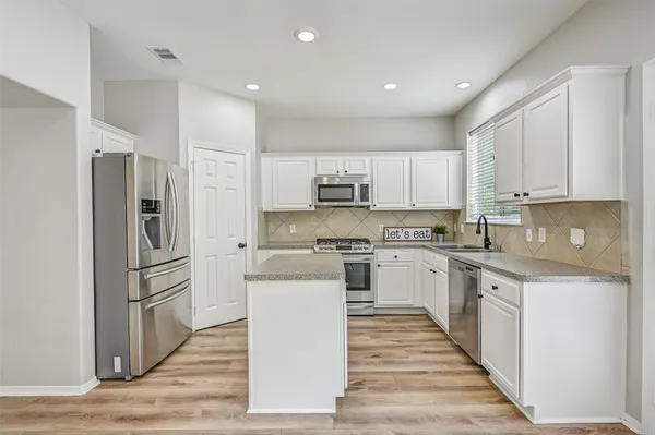$299,000 | 1020 Jefferson Street, Alvin, TX 77511